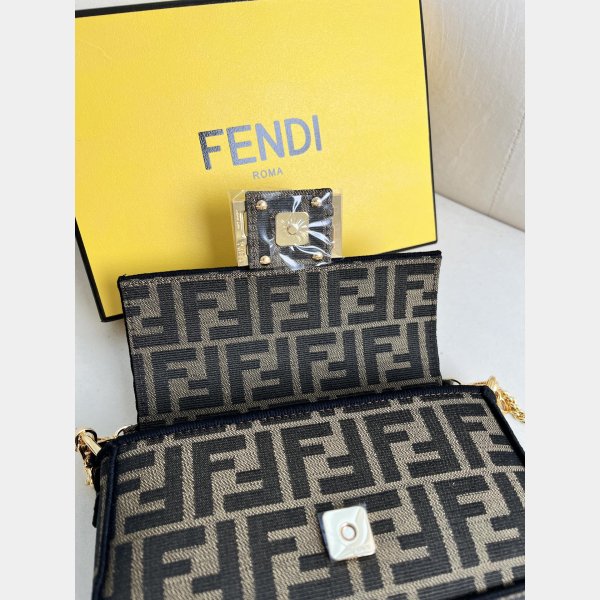 Best FENDI Iconic Baguette FF logo Luxury HANDBAG