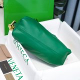 Where to find the Best Replicas Bottega Veneta 30CM Chain Pouch Bag Dupes